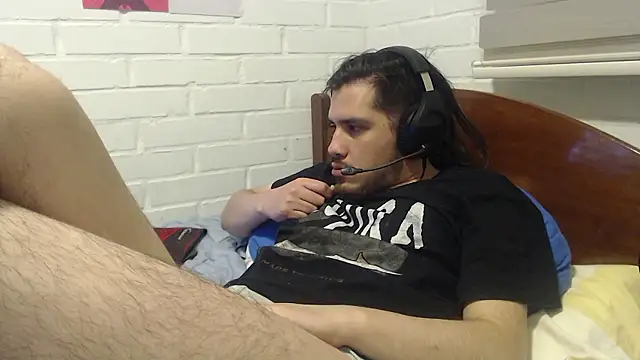 Snapshot of hung_weeb chatting on 12/02/24, 03:15 hung weeb online show from 12/02/24, 03:15