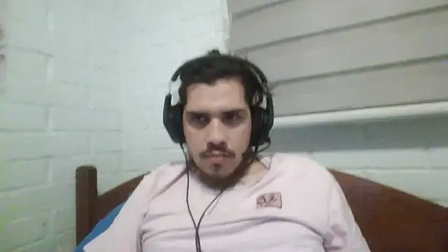 Snapshot of hung_weeb chatting on 12/06/24, 02:02 hung weeb online show from 12/06/24, 02:02