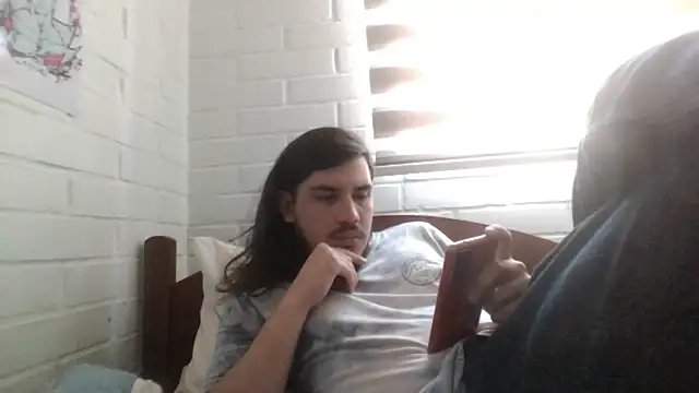 Snapshot of hung_weeb chatting on 12/15/24, 02:27 hung weeb online show from 12/15/24, 02:27