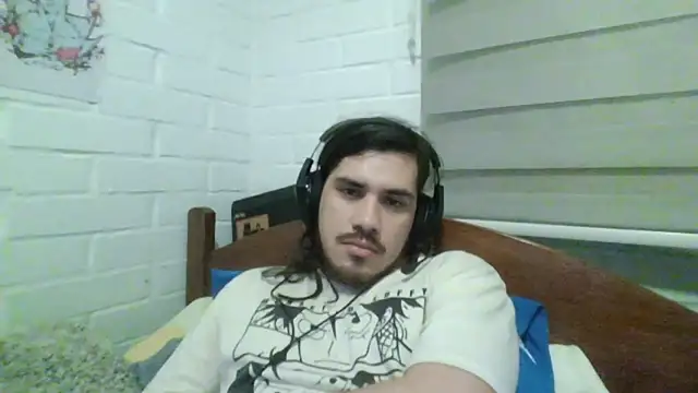 Snapshot of hung_weeb chatting on 01/11/25, 01:37 hung weeb online show from 01/11/25, 01:37