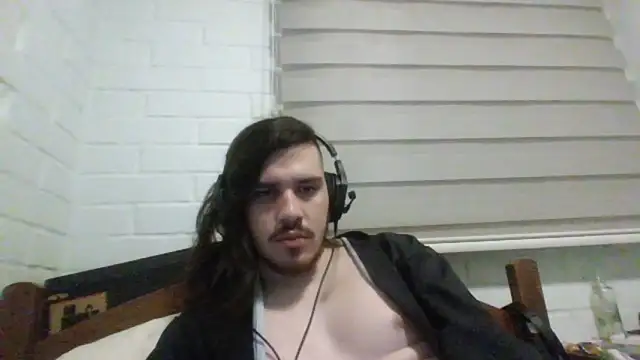 Snapshot of hung_weeb chatting on 01/20/25, 04:43 hung weeb online show from 01/20/25, 04:43