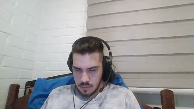 Snapshot of hung_weeb chatting on 01/21/25, 03:15 hung weeb online show from 01/21/25, 03:15