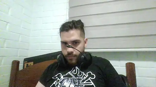 Snapshot of hung_weeb chatting on 01/23/25, 01:30 hung weeb online show from 01/23/25, 01:30