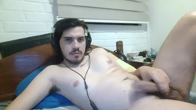 Snapshot of hung_weeb chatting on 01/25/25, 05:40 hung weeb online show from 01/25/25, 05:40