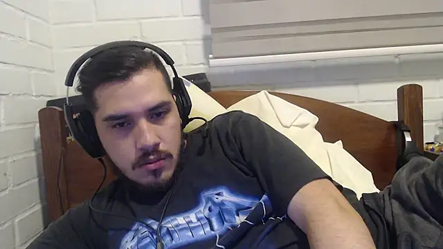 Snapshot of hung_weeb chatting on 02/03/25, 03:53 hung weeb online show from 02/03/25, 03:53