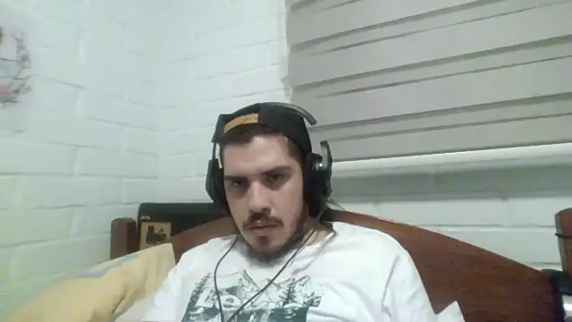 Snapshot of hung_weeb chatting on 02/06/25, 02:55 hung weeb online show from 02/06/25, 02:55