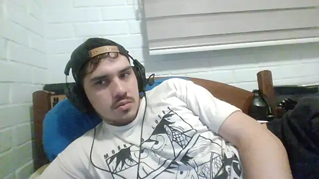 Snapshot of hung_weeb chatting on 02/09/25, 02:17 hung weeb online show from 02/09/25, 02:17