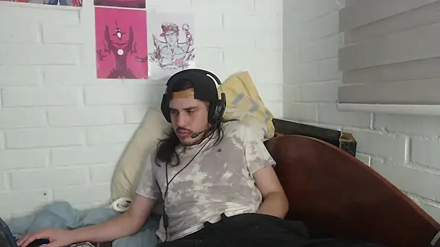 Snapshot of hung_weeb chatting on 02/12/25, 03:18 hung weeb online show from 02/12/25, 03:18