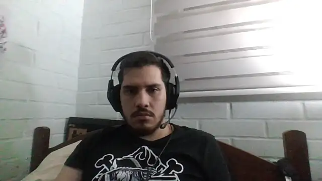 Snapshot of hung_weeb chatting on 03/06/25, 03:35 hung weeb online show from 03/06/25, 03:35