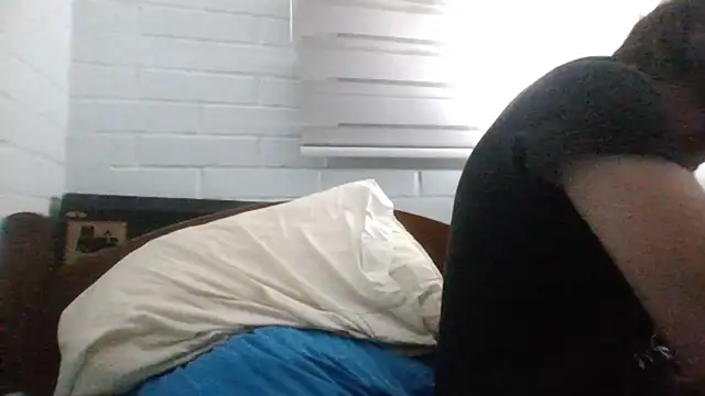 Snapshot of hung_weeb chatting on 03/07/25, 03:29 hung weeb online show from 03/07/25, 03:29