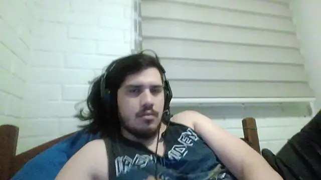 Snapshot of hung_weeb chatting on 01/07/26, 03:31 hung weeb online show from 01/07/26, 03:31