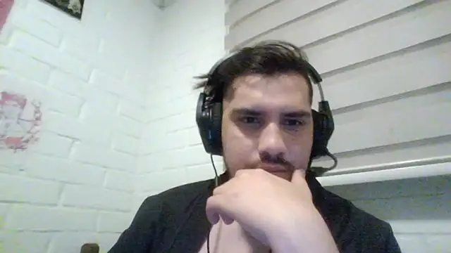 Snapshot of hung_weeb chatting on 01/16/26, 03:21 hung weeb online show from 01/16/26, 03:21