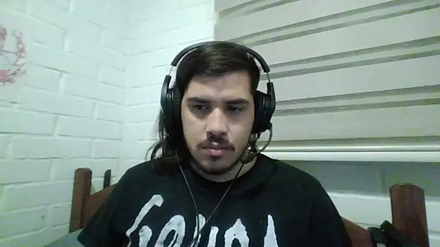 Snapshot of hung_weeb chatting on 03/13/26, 12:39 hung weeb online show from 03/13/26, 12:39