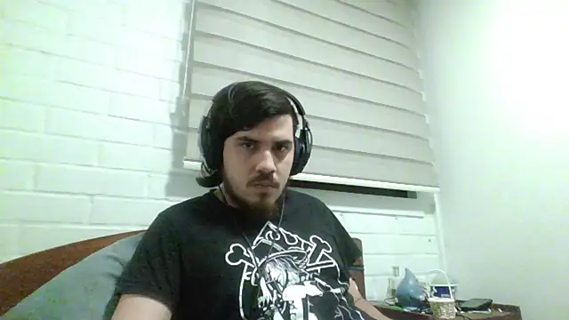 Snapshot of hung_weeb chatting on 06/13/26, 02:42 hung weeb online show from 06/13/26, 02:42