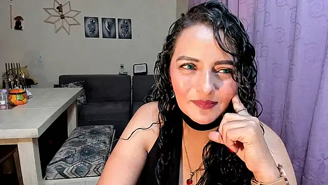 emma luxy online show from 05/01/26, 01:43