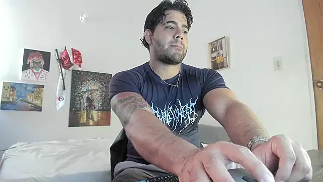 Snapshot of _Coddygold_ chatting on 01/01/25, 01:27  Coddygold  online show from 01/01/25, 01:27
