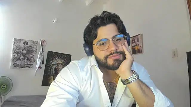 Snapshot of _Coddygold_ chatting on 02/01/25, 02:45  Coddygold  online show from 02/01/25, 02:45