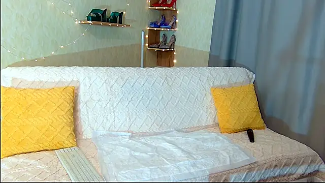 KimPolloc online show from 01/25/25, 09:35