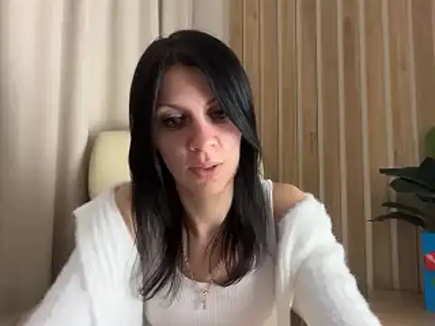 Snapshot of InjaAtHome chatting on 05/02/26, 06:35 InjaAtHome online show from 05/02/26, 06:35