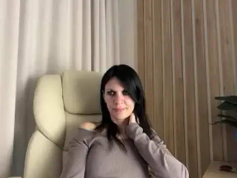 Snapshot of InjaAtHome chatting on 05/11/26, 05:43 InjaAtHome online show from 05/11/26, 05:43