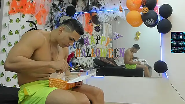 ChoreyTaiylor online show from 10/18/25, 03:13