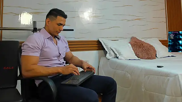 ChoreyTaiylor online show from 11/30/25, 04:11