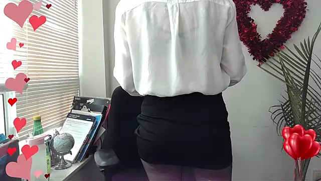 Snapshot of City_Kat chatting on 02/11/25, 03:18 City Kat online show from 02/11/25, 03:18