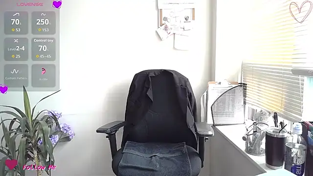 Snapshot of City_Kat chatting on 09/18/25, 03:25 City Kat online show from 09/18/25, 03:25