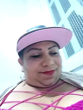 Snapshot of Alyona21 chatting on 12/29/24, 01:13 Alyona21 online show from 12/29/24, 01:13