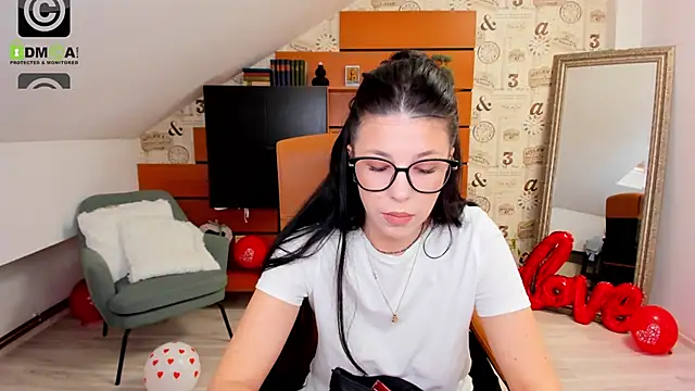 EmillyTaylor online show from 03/06/25, 10:52