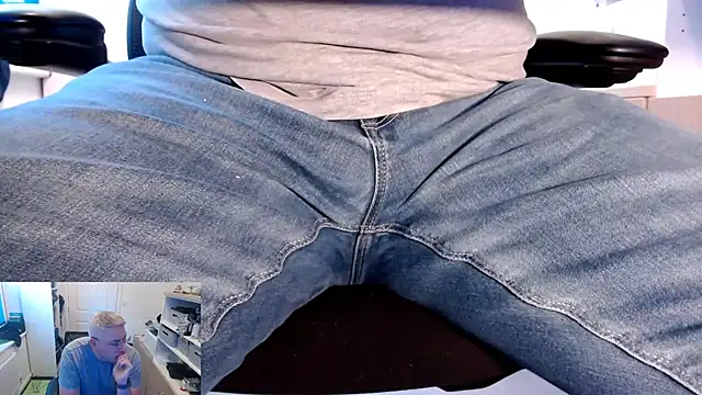 Snapshot of RicRockhard chatting on 10/06/25, 07:28 RicRockhard online show from 10/06/25, 07:28