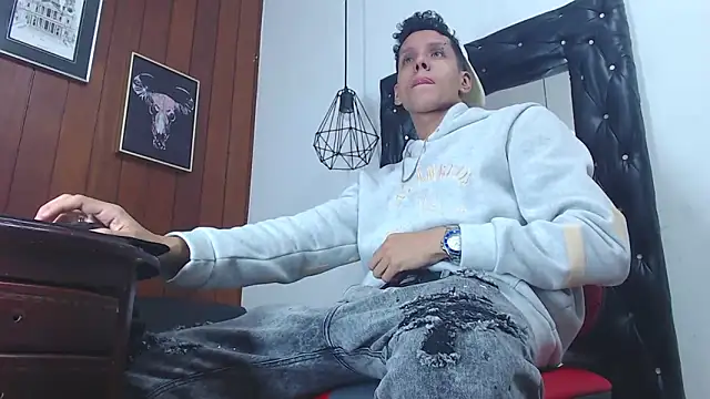 GaboReyes online show from 01/29/25, 03:01