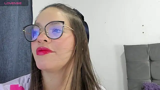 Snapshot of zoe69x chatting on 02/13/25, 05:37 zoe69x online show from 02/13/25, 05:37