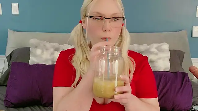 SaraBearXo online show from 06/06/26, 01:05
