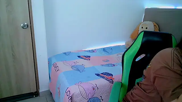  alicia z online show from 02/18/25, 05:31