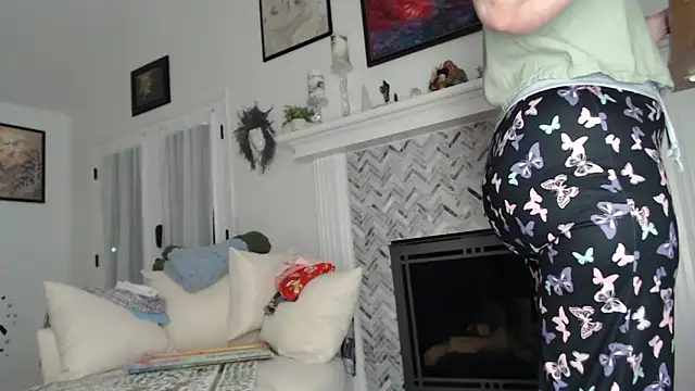 AuroraWillows online show from 10/26/25, 12:11