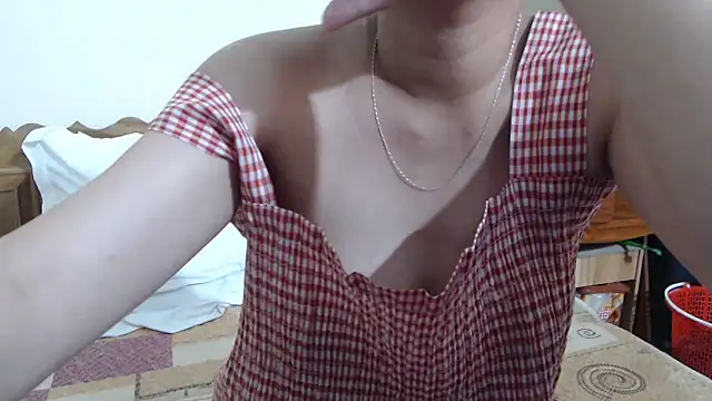 Snapshot of Beauty_Asian_Tina chatting on 01/12/26, 10:42 Beauty Asian Tina online show from 01/12/26, 10:42