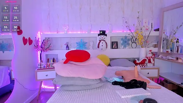 Snapshot of RachelMorgan01 chatting on 12/31/24, 04:04 RachelMorgan01 online show from 12/31/24, 04:04