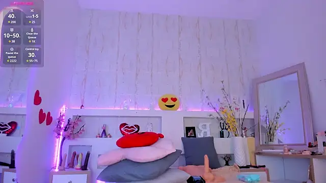 Snapshot of RachelMorgan01 chatting on 02/05/25, 04:14 RachelMorgan01 online show from 02/05/25, 04:14