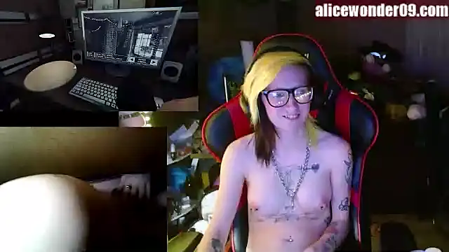 Snapshot of alicewonder09 chatting on 12/30/24, 08:21 alicewonder09 online show from 12/30/24, 08:21