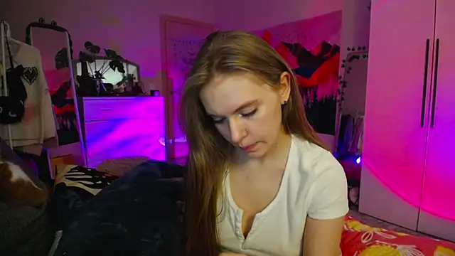 KittyNeon online show from 12/20/24, 05:29