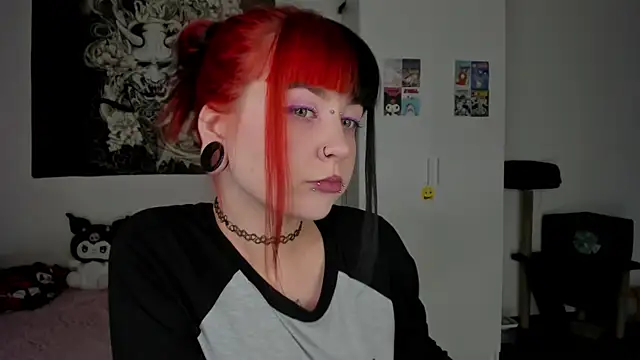 Snapshot of t0riayun0 chatting on 02/22/25, 08:31 t0riayun0 online show from 02/22/25, 08:31