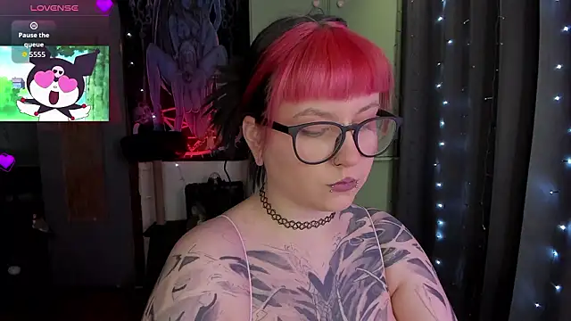 Snapshot of t0riayun0 chatting on 03/11/26, 11:00 t0riayun0 online show from 03/11/26, 11:00