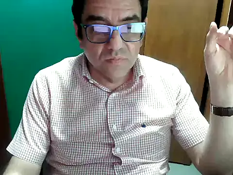 Snapshot of FernandoReuterG chatting on 10/20/25, 01:28 FernandoReuterG online show from 10/20/25, 01:28