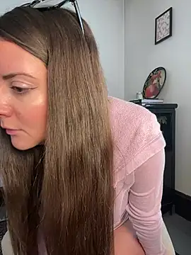 Snapshot of rosexx96 chatting on 01/08/26, 06:43 rosexx96 online show from 01/08/26, 06:43