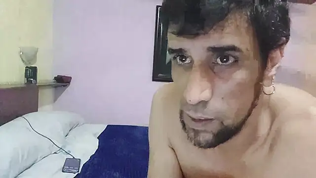 Hotcasados69 online show from 05/01/26, 02:49