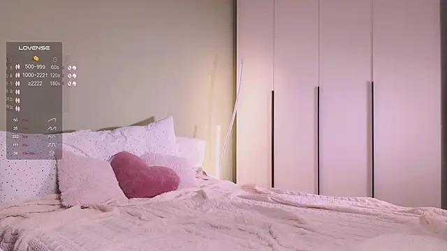 Snapshot of Rinas_secret chatting on 12/21/25, 07:37 Rinas secret online show from 12/21/25, 07:37