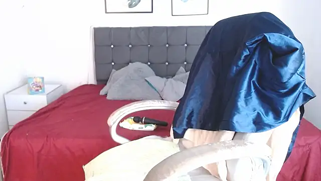 selena yourmilf online show from 06/16/26, 05:59