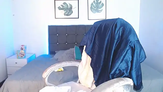 selena yourmilf online show from 06/28/26, 06:58