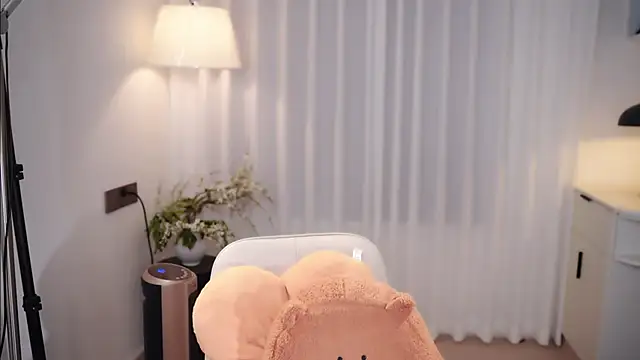 Ocean--Lili online show from 11/18/25, 02:43